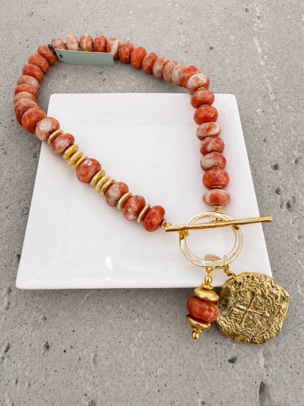 Fabulous! Julio Designs Valencia Agate Rondelle Front Toggle Necklace
